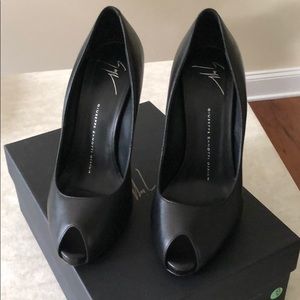 Giuseppe Zanotti Black Pumps